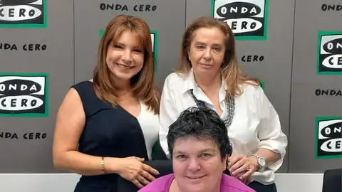 Michelle y Mariola junto a Marta Llinares Michelle y Mariola junto a Marta Llinares