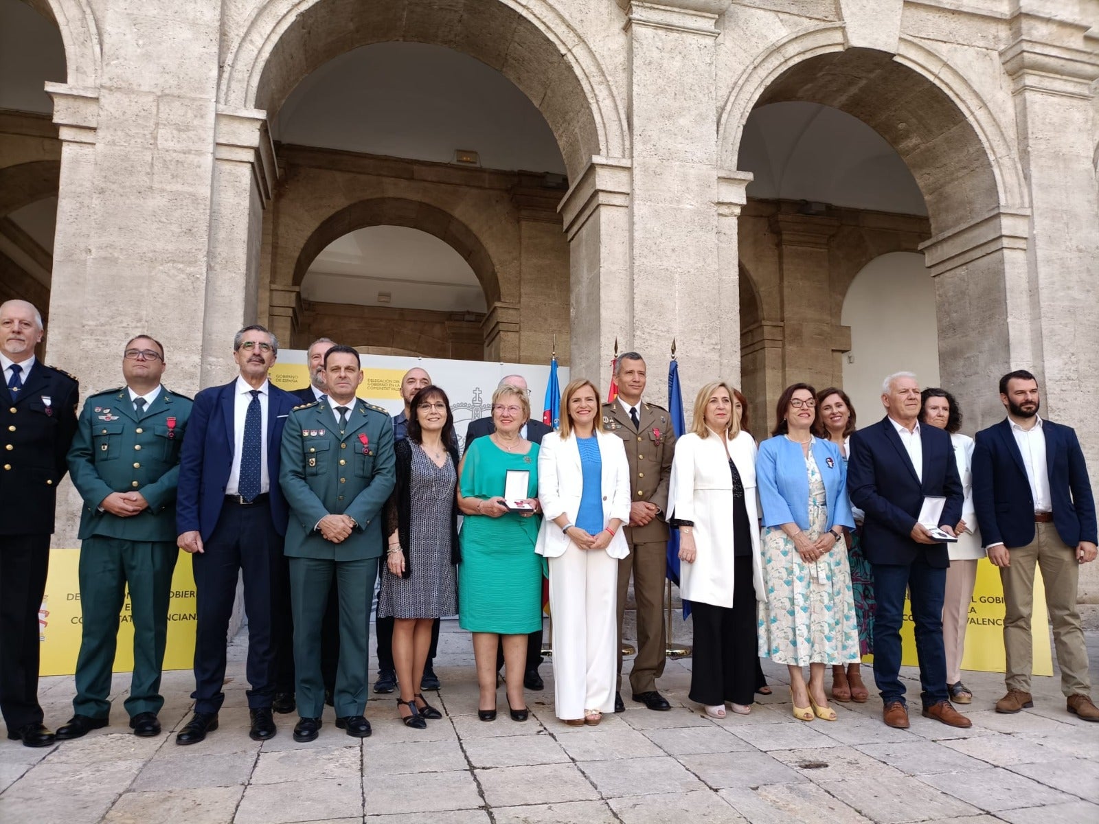 Nueve profesionales reconocidos por su trabajo en favor de los ciudadanos en la Comunitat Valenciana Nueve profesionales reconocidos por su trabajo en favor de los ciudadanos en la Comunitat Valenciana