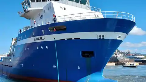 El buque 'Artabro' es propiedad de la empresa ACSM. Imágenes: Web de la empresa. buque Ártabro