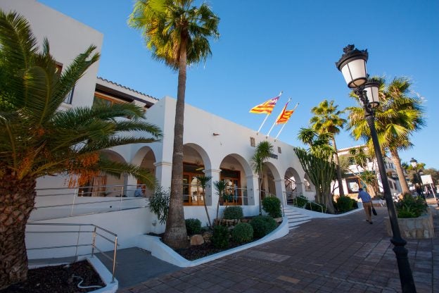 El alcalde en funciones de Sant Josep de Sa Talaia Ángel Luis Guerrero pasa la noche en los calabozos de la Guardia Civil El alcalde en funciones de Sant Josep de Sa Talaia Ángel Luis Guerrero pasa la noche en los calabozos de la Guardia Civil