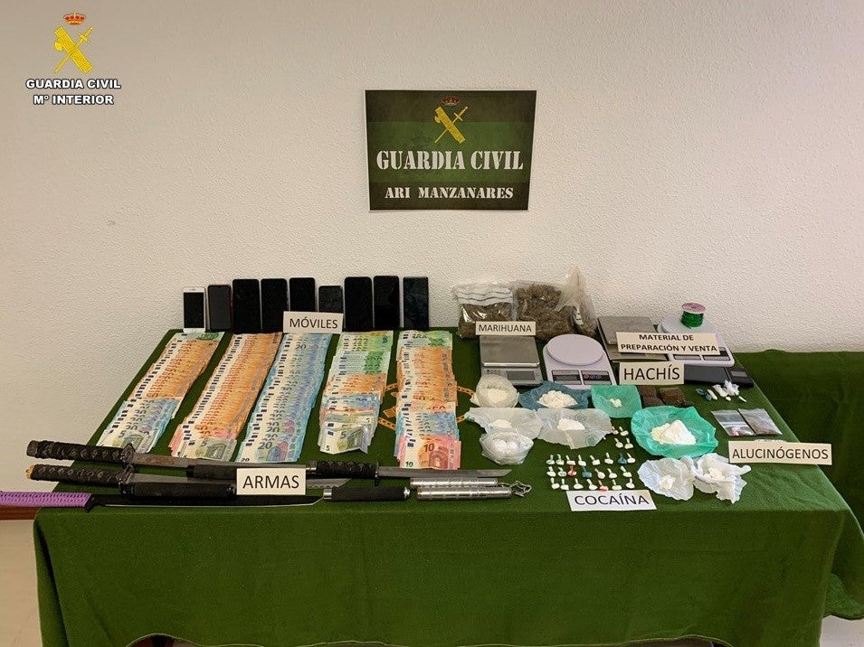 Detienen a once personas en una operación contra el tráfico de drogas en la provincia de Ciudad Real Detienen a once personas en una operación contra el tráfico de drogas en la provincia de Ciudad Real