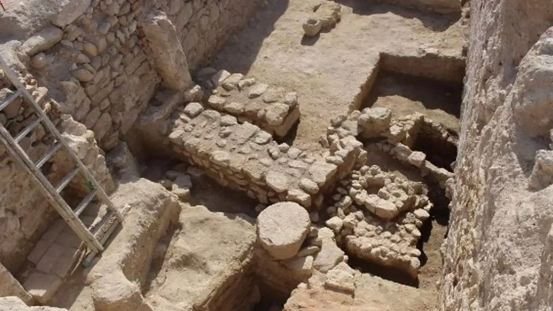 Las excavaciones del entorno del Alhorí del Castillo de Montilla