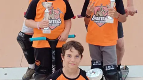 'Los Spartans de Sagunto', en el Campeonato Autonómico de 'Scooter Freestyle' en la Comunitat Valenciana 'Los Spartans de Sagunto', en el Campeonato Autonómico de 'Scooter Freestyle' en la Comunitat Valenciana