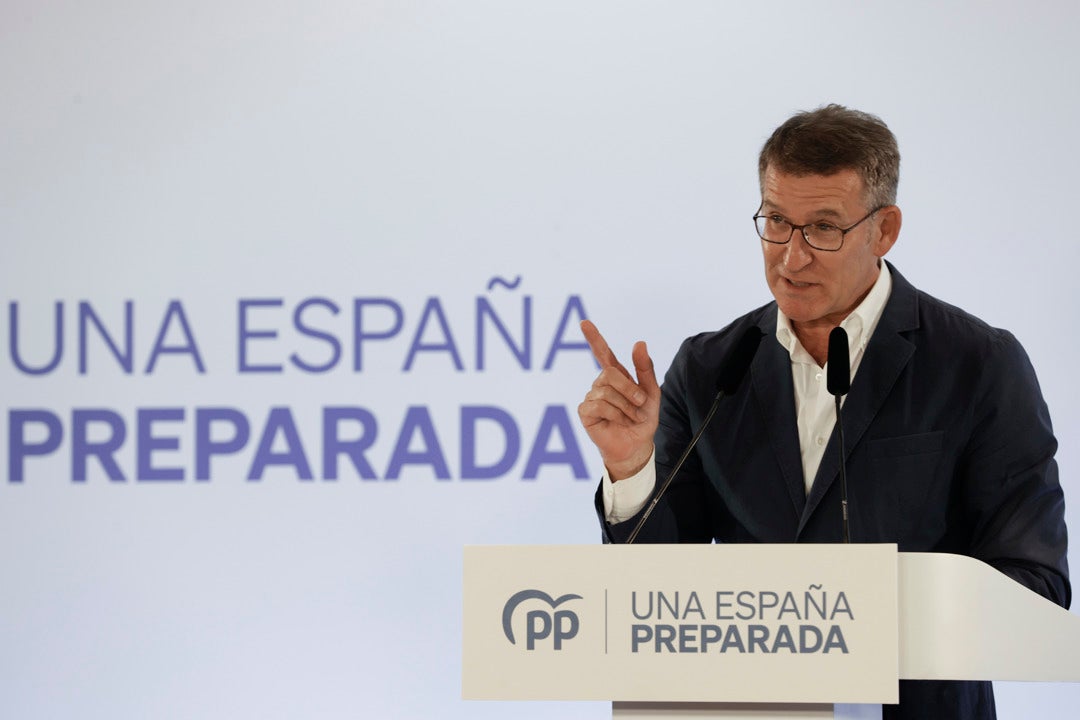 El acuerdo del PP con Vox en Valencia cambia el criterio de Feijóo y abre la puerta a pactos por toda España El acuerdo del PP con Vox en Valencia cambia el criterio de Feijóo y abre la puerta a pactos por toda España