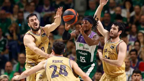 El Barcelona se cita con el Real Madrid en la final de la ACB El Barcelona se cita con el Real Madrid en la final de la ACB