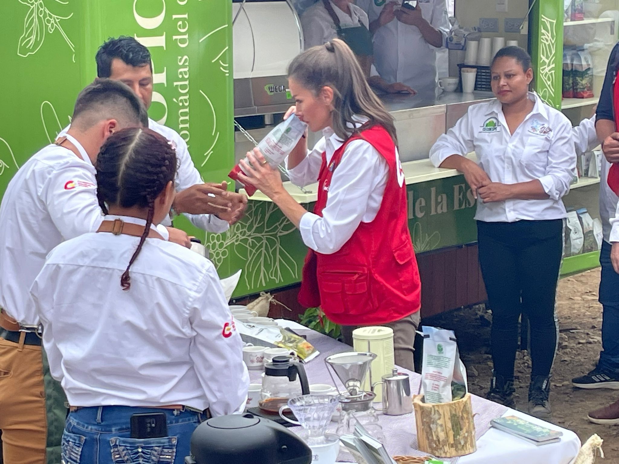 La Reina en el cafetal de la esperanza La Reina en el cafetal de la esperanza