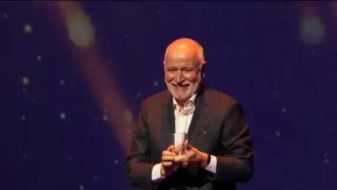 Juan Luis Iborra, mejor director en la XV Noche de los Premios del Teatro Musical. Juan Luis Iborra, mejor director en la XV Noche de los Premios del Teatro Musical.