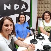 Patricia Blasco (Federación Vecinos), Olga Sánchez (Ensanche) y Lucía Caballero (Carmen) en la tertulia de vecinos de Más de Uno Teruel