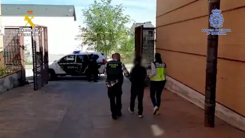 Uno de los detenidos en la operación Uno de los detenidos en la operación