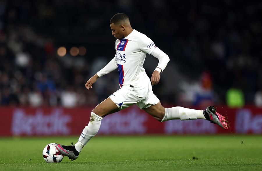 Mbappé insiste en que el PSG "es su única opción" para la próxima temporada Mbappé insiste en que el PSG "es su única opción" para la próxima temporada