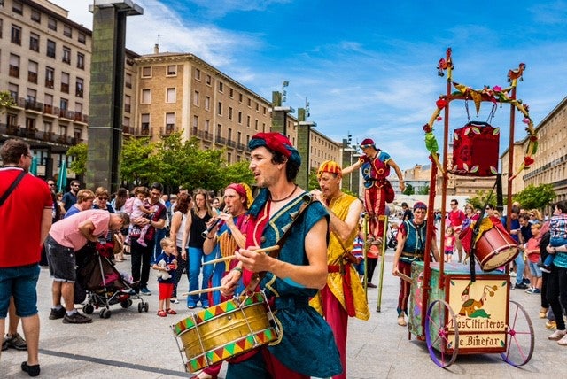 El Mercado Medieval de Zaragoza reúne a 150 artesanos El Mercado Medieval de Zaragoza reúne a 150 artesanos