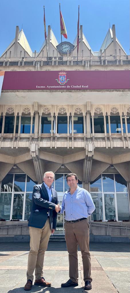 Acuerdo entre PP y Vox para gobernar el Ayuntamiento de Ciudad Real con 20 objetivos Acuerdo entre PP y Vox para gobernar el Ayuntamiento de Ciudad Real con 20 objetivos