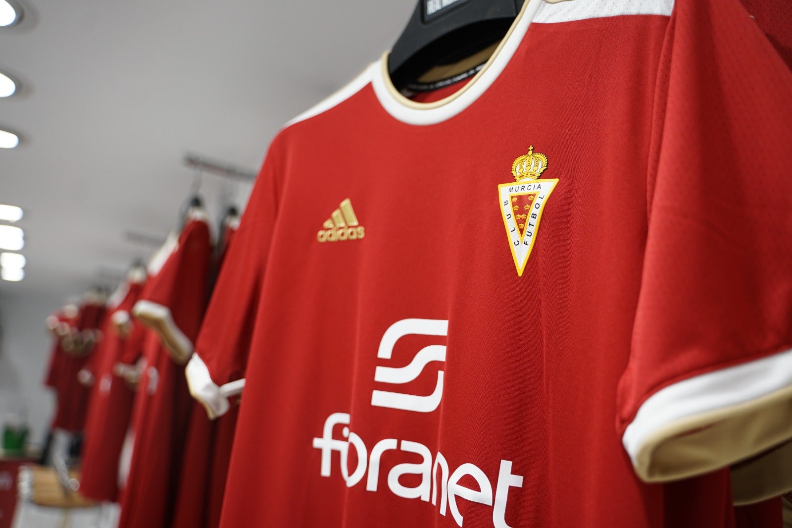 El Real Murcia espera novedades sobre la ropa Adidas la semana que viene El Real Murcia espera novedades sobre la ropa Adidas la semana que viene