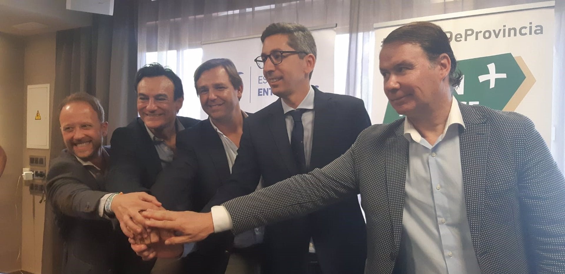 El PP cierra un acuerdo de gobierno con Jaén Merece Más y gobernará las ocho capitales andaluzas El PP cierra un acuerdo de gobierno con Jaén Merece Más y gobernará las ocho capitales andaluzas