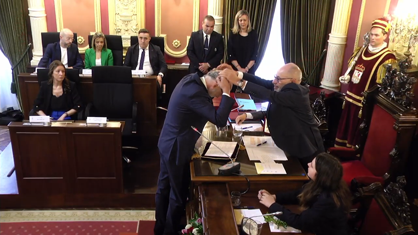 Reaccións de Manuel Cabezas, Paco Rodríguez e Luis Seara tras a investidura de Jácome Reaccións de Manuel Cabezas, Paco Rodríguez e Luis Seara tras a investidura de Jácome