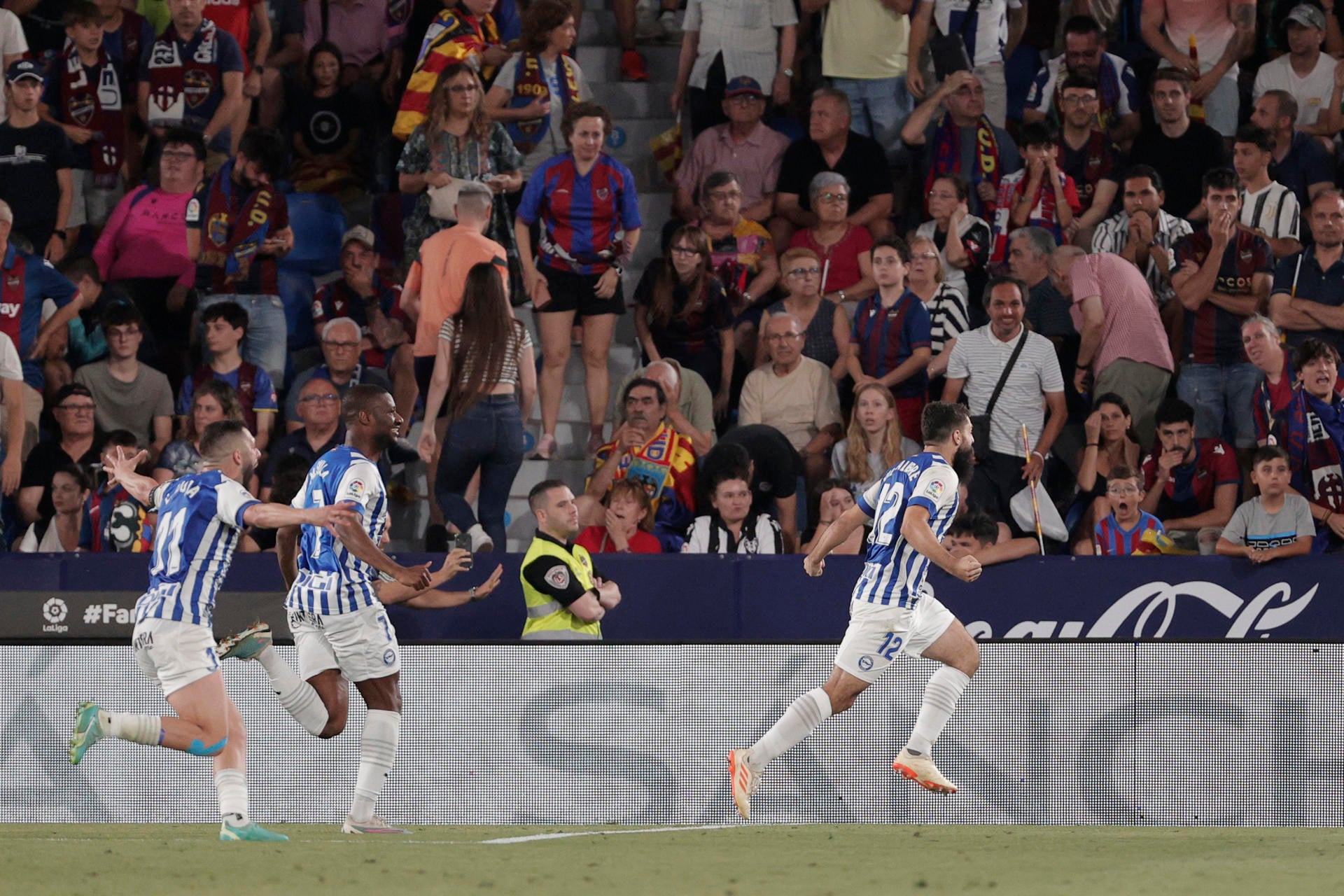 El Alavés asciende a Primera División con un gol de penalti en el minuto 129 El Alavés asciende a Primera División con un gol de penalti en el minuto 129