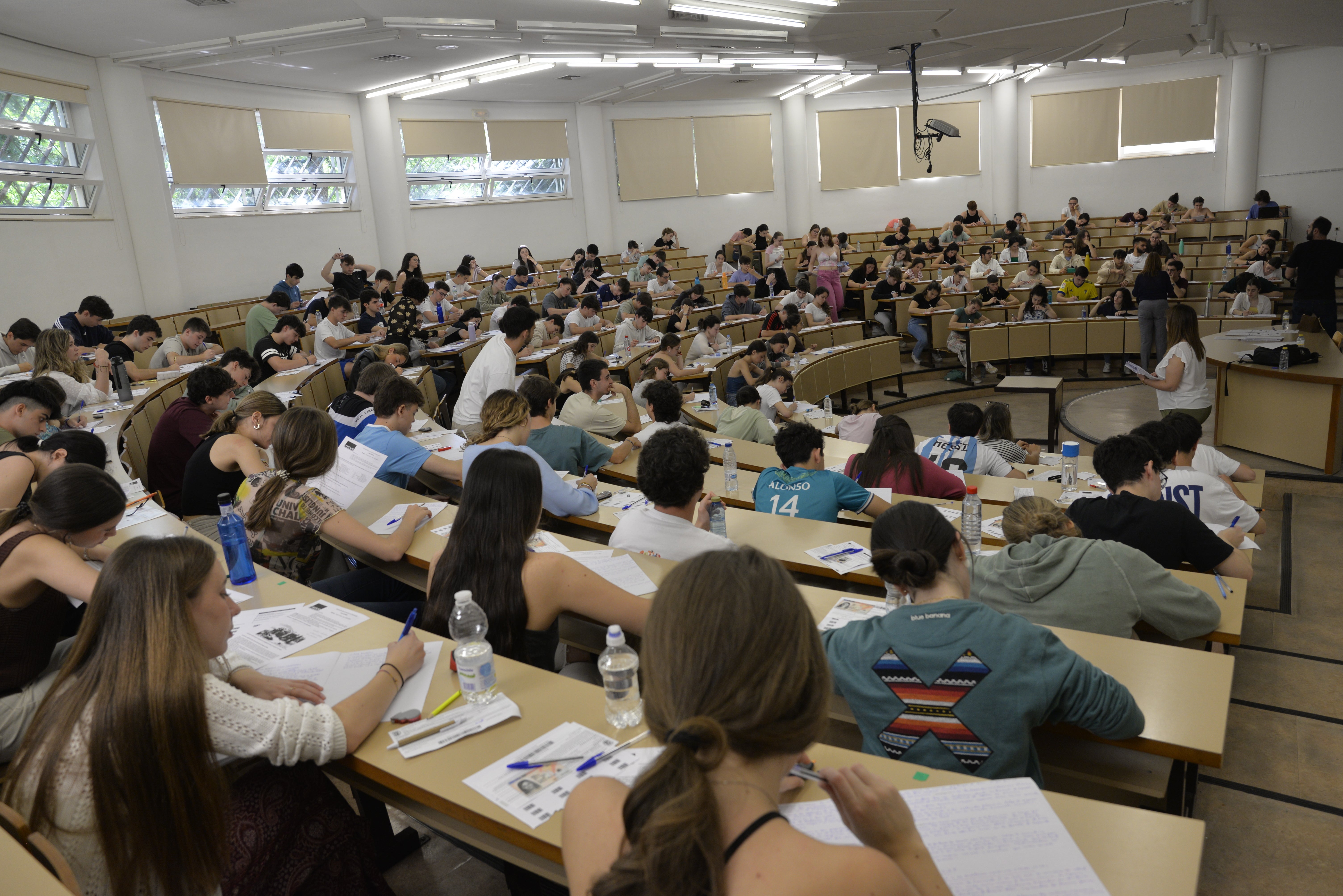El 95,43 % de los estudiantes aprueba la EvAU en Castilla-La Mancha El 95,43 % de los estudiantes aprueba la EvAU en Castilla-La Mancha