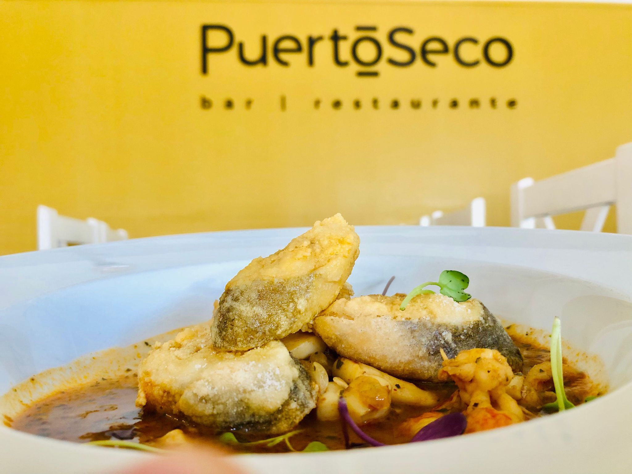 Estofado de langostinos, sepia y fritura de merluza Estofado de langostinos, sepia y fritura de merluza