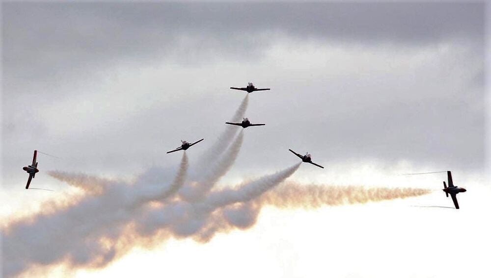 La Patrulla Águila en una exhibición. 