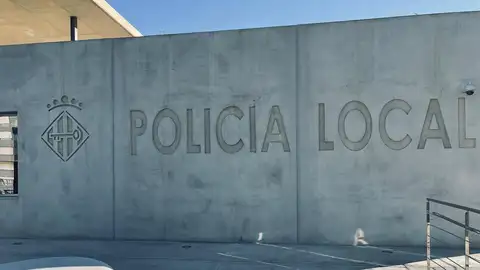 Detenido en Alzira un hombre por agredir a su pareja gracias a la llamada de unos vecinos Detenido en Alzira un hombre por agredir a su pareja gracias a la llamada de unos vecinos