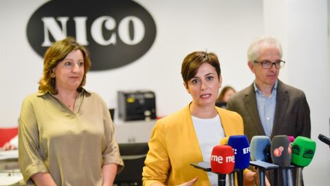 Isabel Rodríguez durante su visita a Nico Jamones