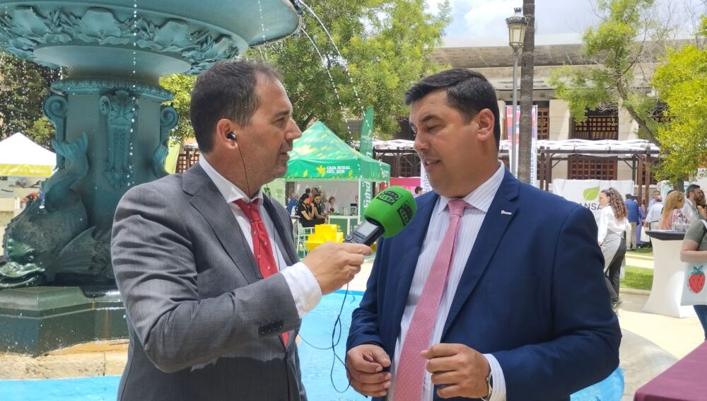 Programa especial Más de Uno Huelva desde el 8 Congreso de los frutos rojos