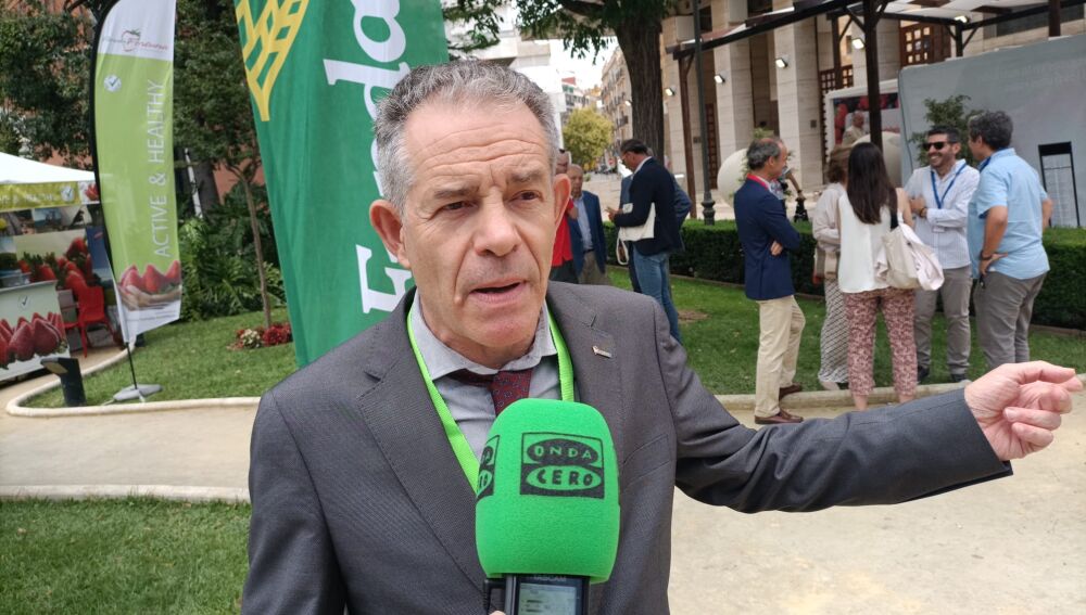 Programa especial Más de Uno Huelva desde el 8 Congreso de los frutos rojos