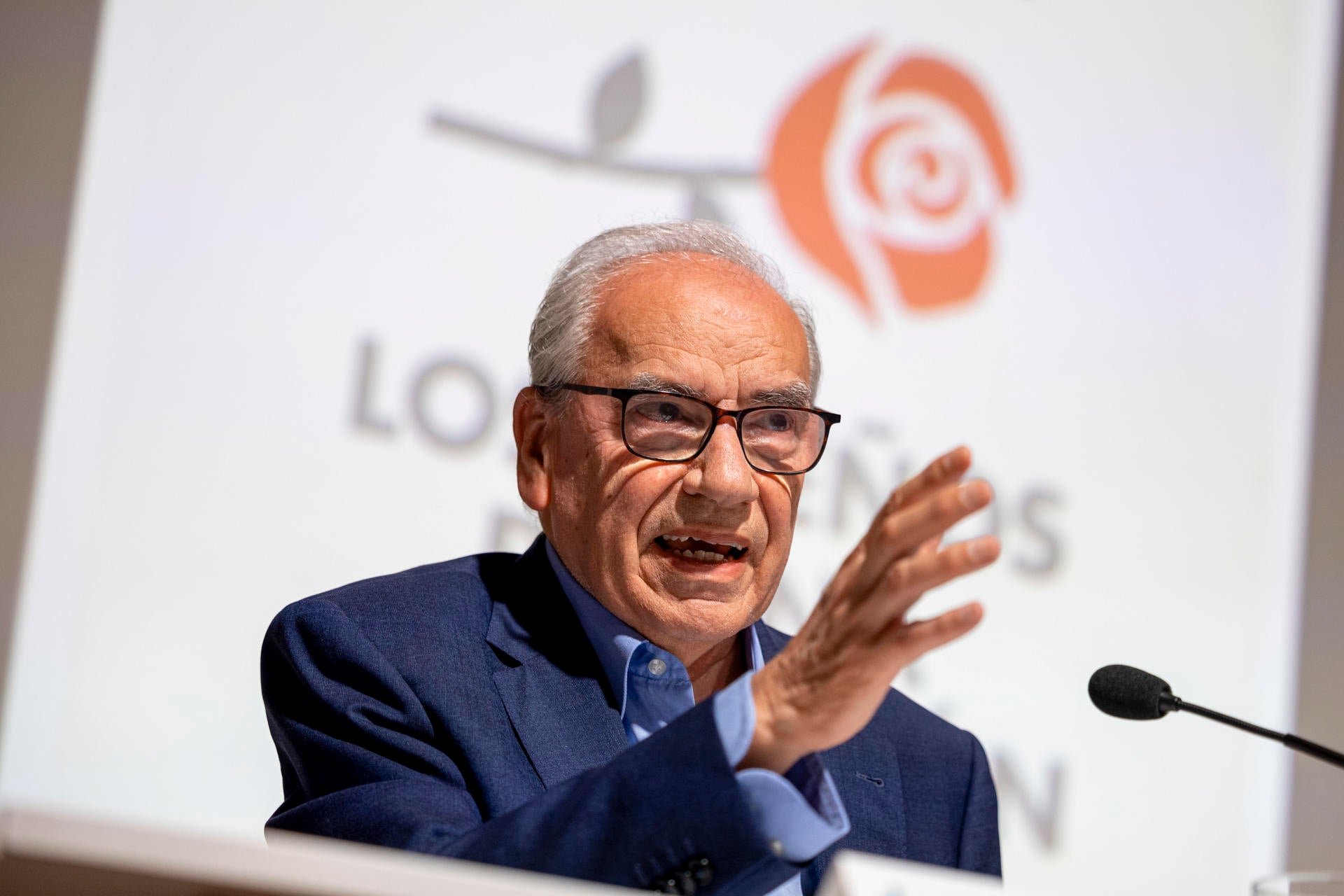 Alfonso Guerra llama a Yolanda Díaz "Mélenchon vestido por Christian Dior" Alfonso Guerra llama a Yolanda Díaz "Mélenchon vestido por Christian Dior"