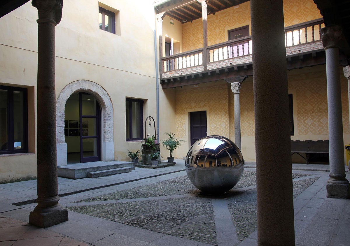 Dos nuevas exposiciones para el Palacio de Quintanar Dos nuevas exposiciones para el Palacio de Quintanar