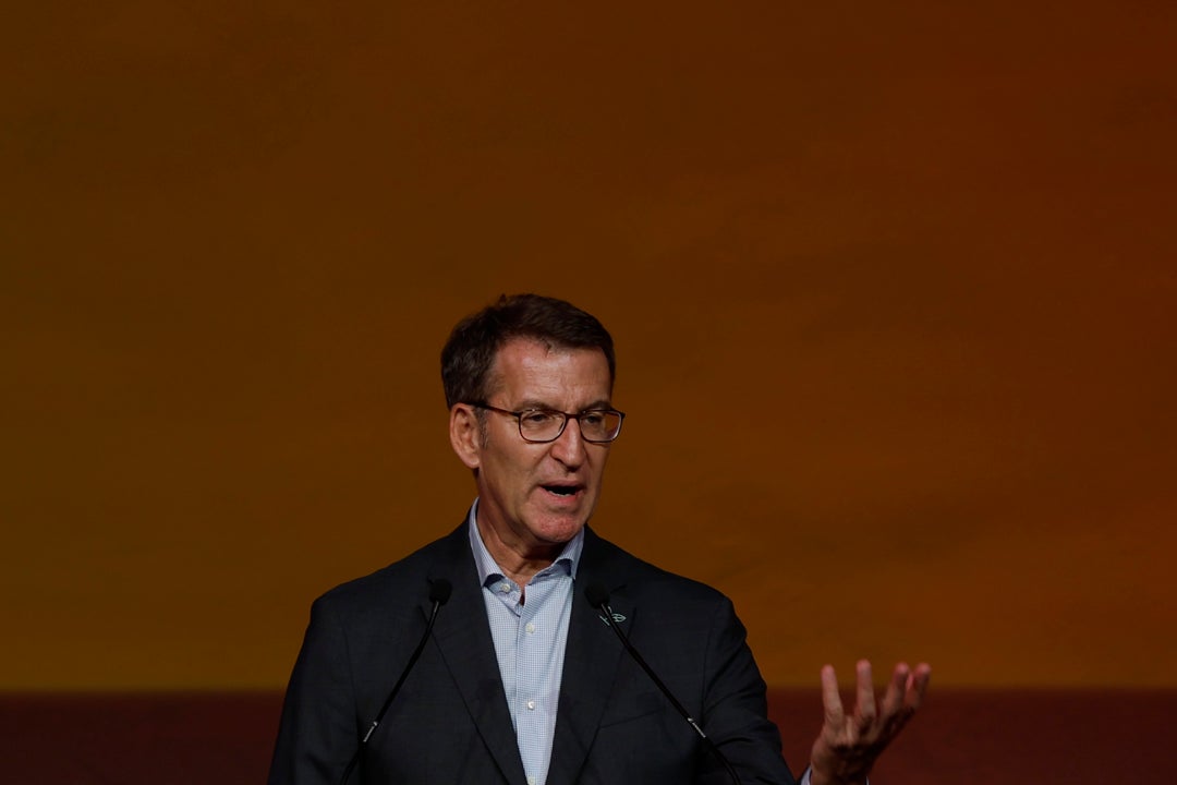 El PP sacaría más de 40 escaños al PSOE y sumaría con Vox la mayoría absoluta El PP sacaría más de 40 escaños al PSOE y sumaría con Vox la mayoría absoluta