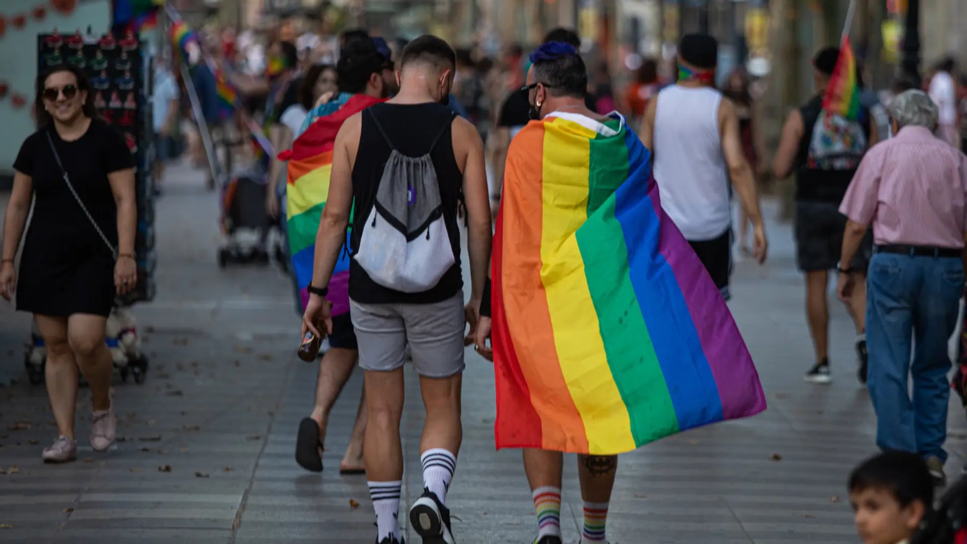 Fundación Triángulo traslada a la Fiscalía las declaraciones de un edil de Vox en Mérida sobre la bandera LGBTI Fundación Triángulo traslada a la Fiscalía las declaraciones de un edil de Vox en Mérida sobre la bandera LGBTI