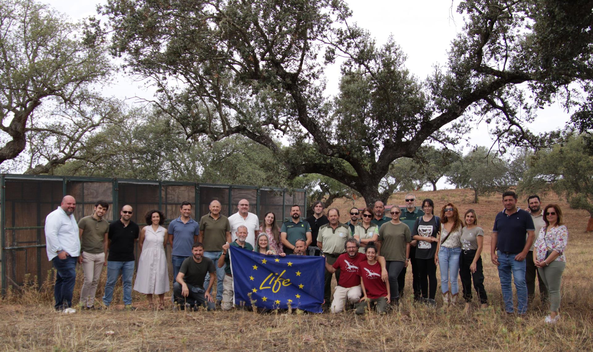 AMUS libera 16 milanos reales en Extremadura para reforzar la población AMUS libera 16 milanos reales en Extremadura para reforzar la población