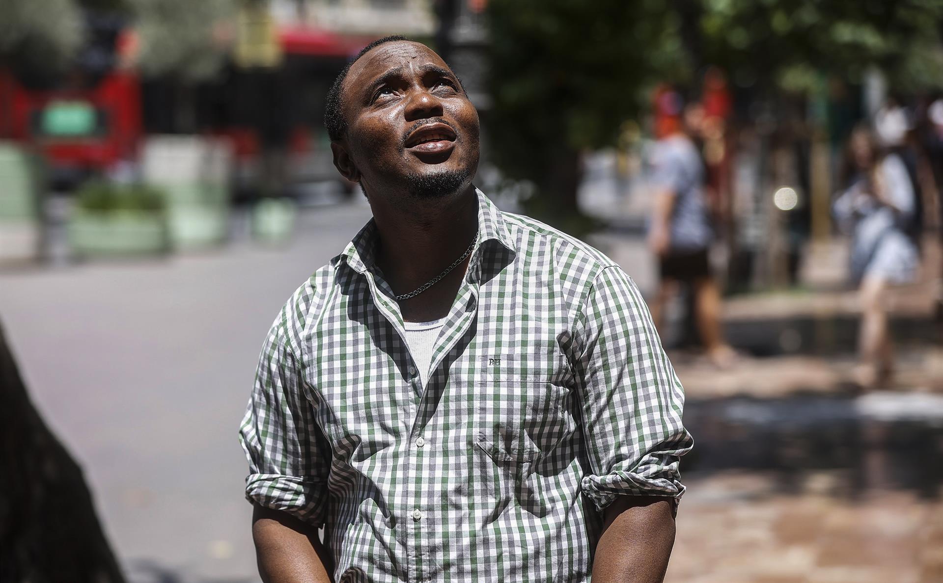 Moses Von Kallen, superviviente del Aquarius: "Queremos mejorar València y trabajar dignamente para pagar impuestos" Moses Von Kallen, superviviente del Aquarius: "Queremos mejorar València y trabajar dignamente para pagar impuestos"