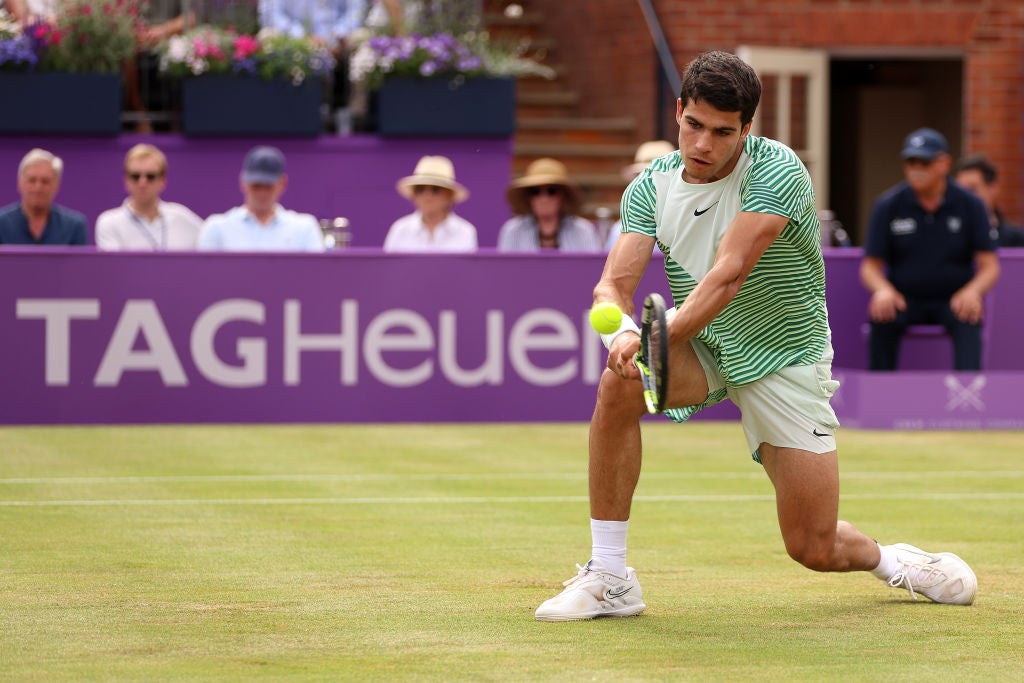 Alcaraz luchará este domingo por su primera corona en Queen's Alcaraz luchará este domingo por su primera corona en Queen's