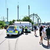 Un muerto y varios heridos al descarrilar un vagón de una montaña rusa en Estocolmo