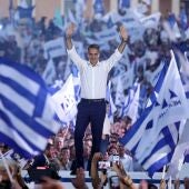 El conservador Mitsotakis logra la mayoría absoluta en Grecia