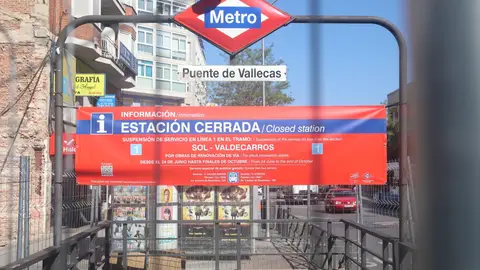 Entrada de la estación de Metro Puente de Vallecas, contigua a la estación de Nueva Numancia Entrada de la estación de Metro Puente de Vallecas, contigua a la estación de Nueva Numancia
