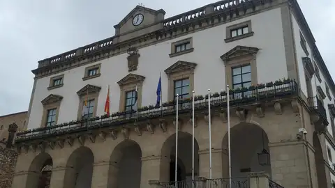 Archivo - Fachada del Ayuntamiento de Cáceres Archivo - Fachada del Ayuntamiento de Cáceres