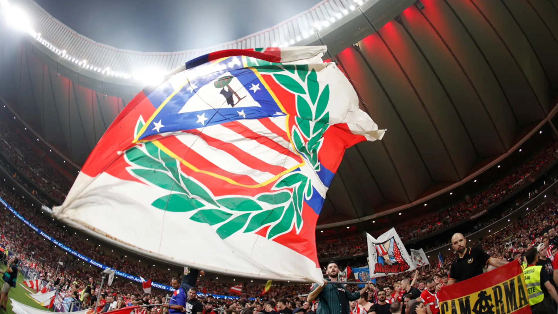 El Atlético de Madrid someterá a votación volver al escudo anterior