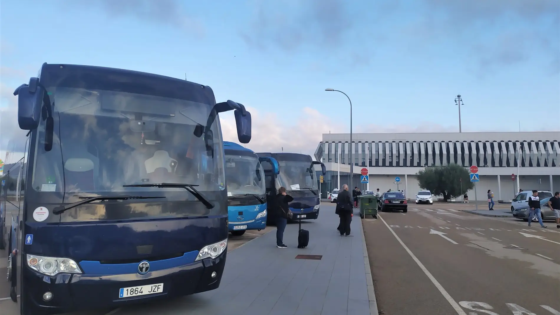 El aeropuerto de Castellón conectará autobuses con Valencia durante julio y agosto