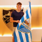 El Málaga Club de Fútbol firma a Jokin Gabilondo, lateral derecho que proviene del filial de la Real Sociedad de Fútbol, vinculado en propiedad hasta 2025 con opción de un año más
