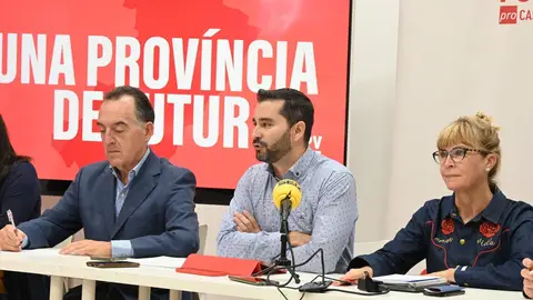 El PSOE presentará mociones para que la bandera LGTBI vuelva a ondear en las instituciones El PSOE presentará mociones para que la bandera LGTBI vuelva a ondear en las instituciones