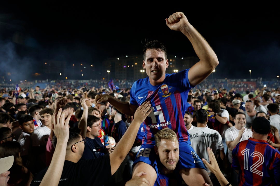 El Eldense supera al Castilla para lograr un histórico ascenso a Segunda El Eldense supera al Castilla para lograr un histórico ascenso a Segunda