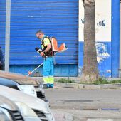 Uno de los operarios de limpieza de Cádiz