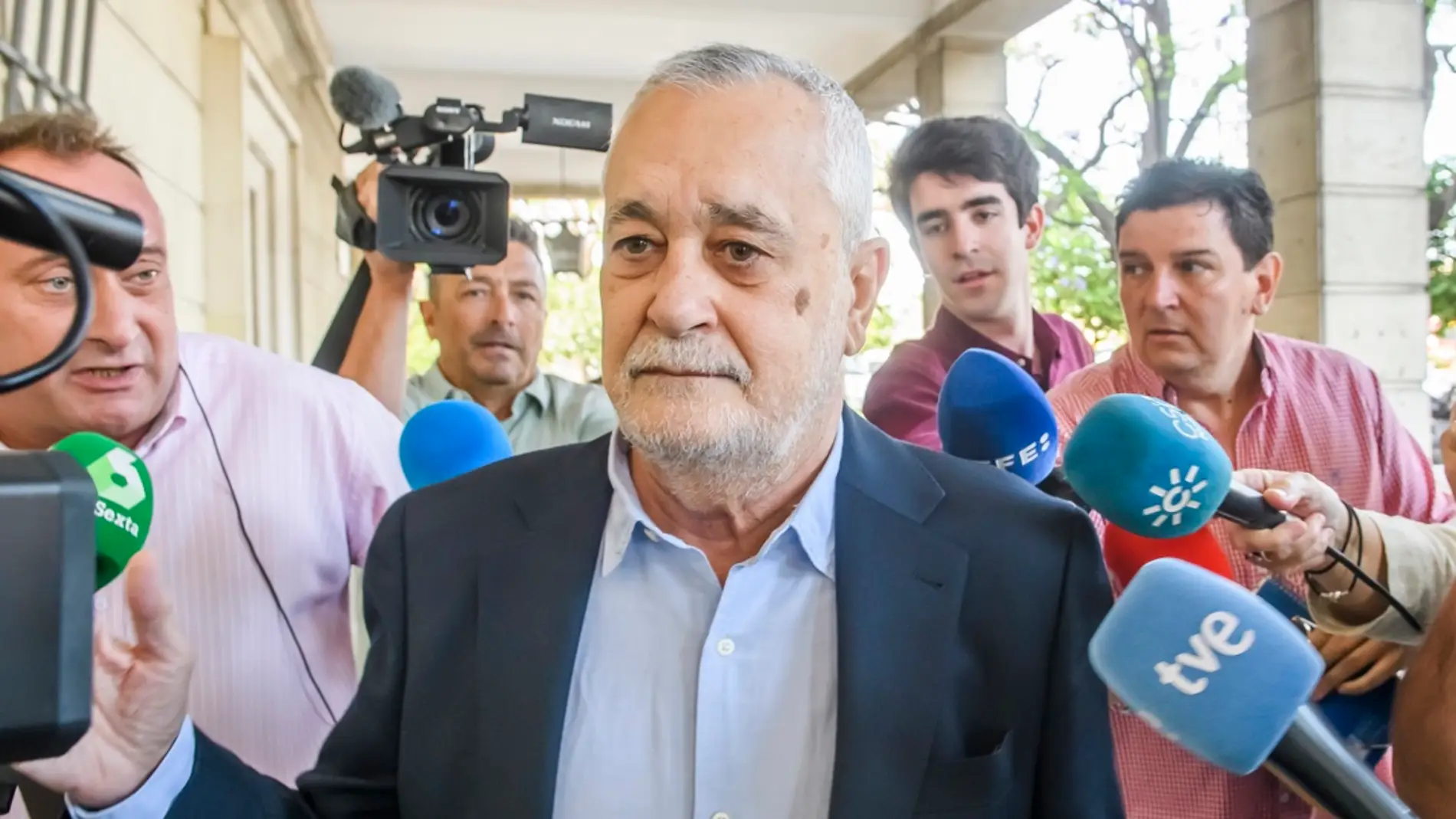 La Audiencia de Sevilla suspende durante cinco años la pena de cárcel de Griñán por el cáncer que padece/ EFE/ Raúl Caro