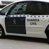 Vehículo de la Guardia Civil Vehículo de la Guardia Civil