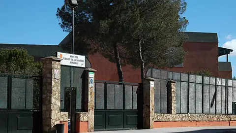 Tres menores detenidos por un presunto delito de agresión sexual en la Escuela Virgen de Guadalupe de Badajoz Tres menores detenidos por un presunto delito de agresión sexual en la Escuela Virgen de Guadalupe de Badajoz