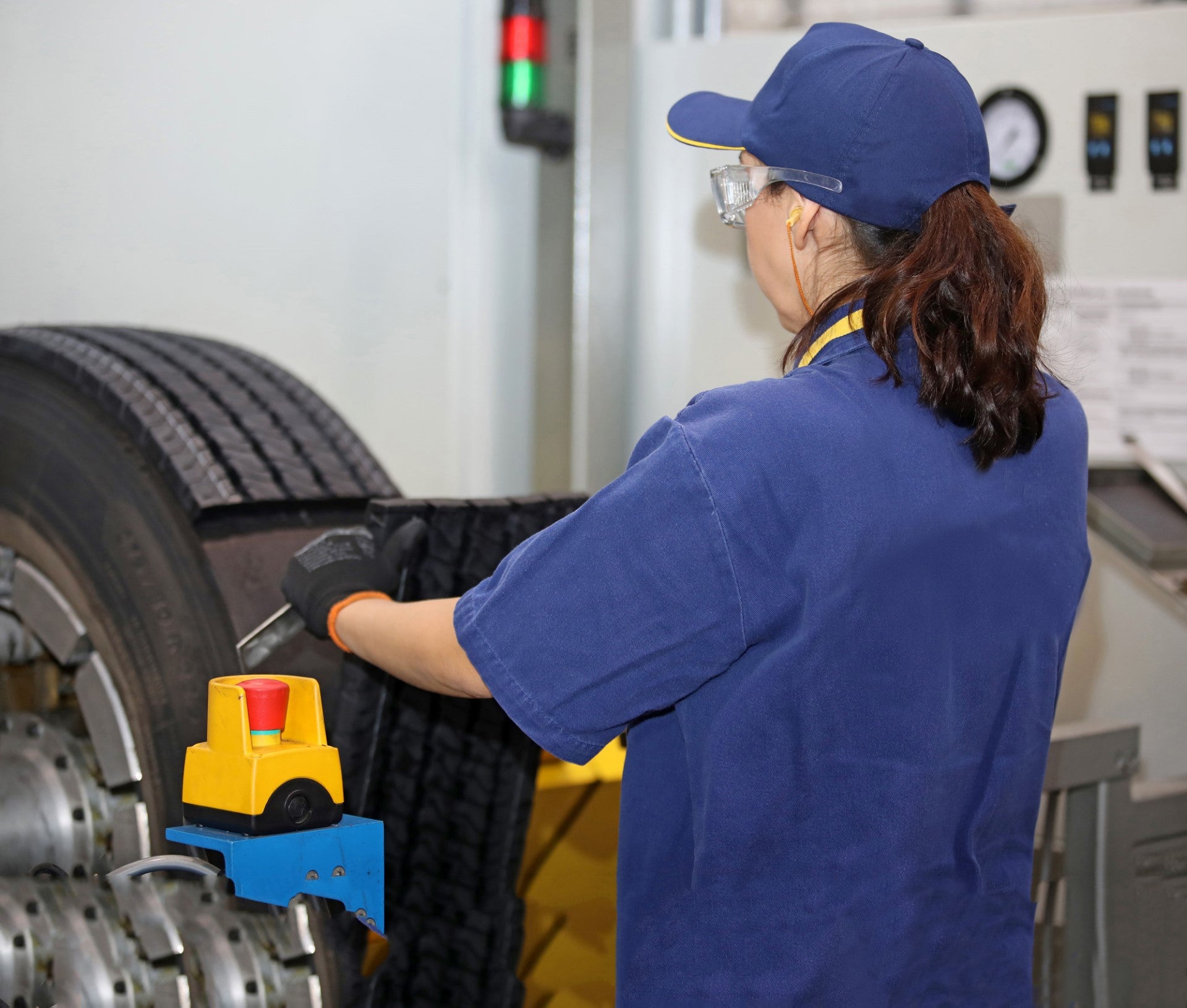 Los neumáticos recauchutados: una segunda vida que contribuye a mejorar el medio ambiente Los neumáticos recauchutados: una segunda vida que contribuye a mejorar el medio ambiente