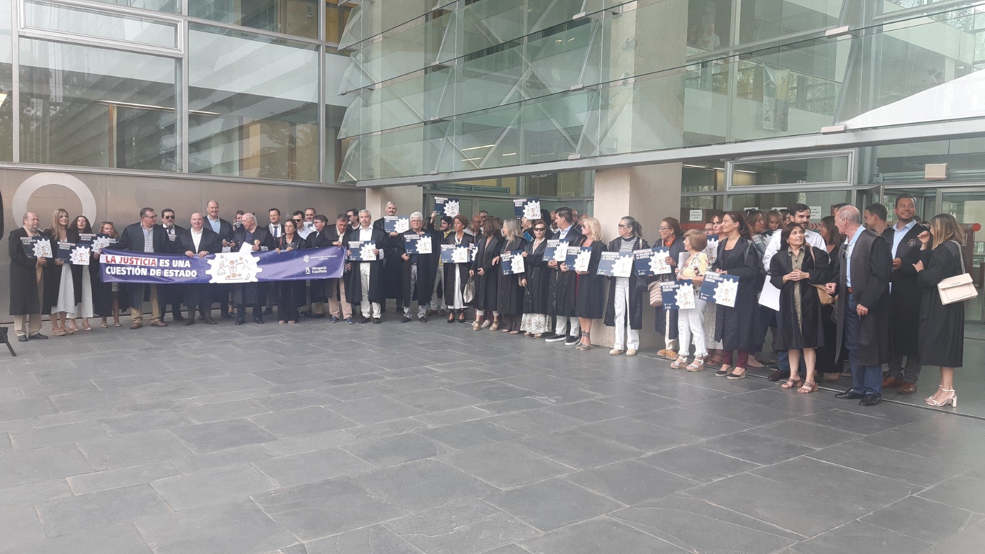 Abogados y procuradores de Ciudad Real: "La Justicia está colapsada, se encuentra en la UCI" Abogados y procuradores de Ciudad Real: "La Justicia está colapsada, se encuentra en la UCI"