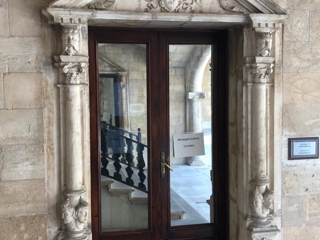 Los juicios en Baleares se retrasan hasta tres años por las huelgas en la administración de Justicia Los juicios en Baleares se retrasan hasta tres años por las huelgas en la administración de Justicia